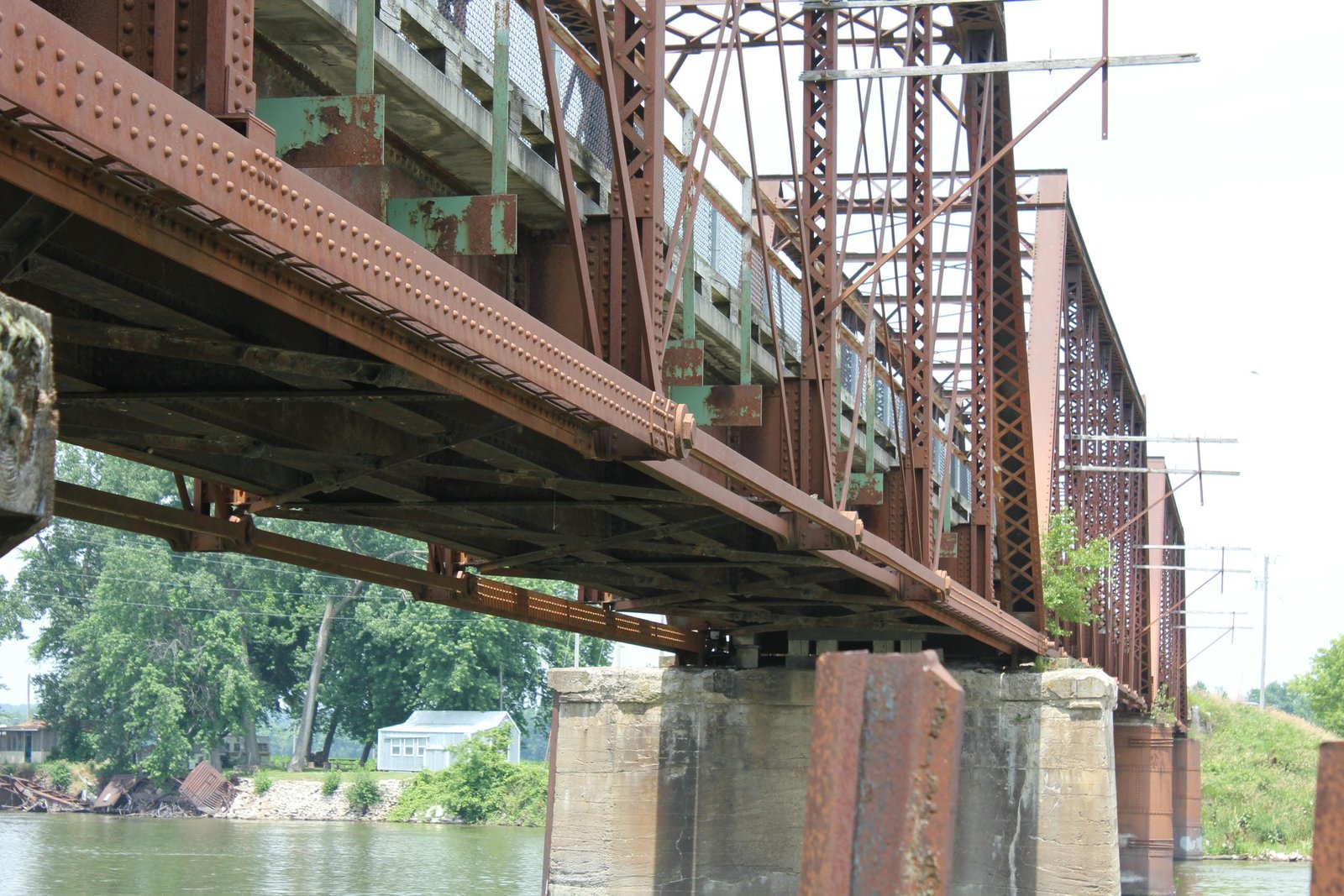 Bottom chord, south span